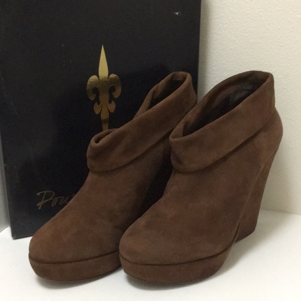 Pour la victoire brown suede IDA platform booties